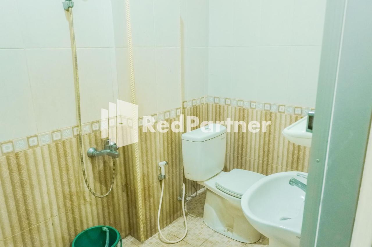 Grand Kembar Hotel Mitra Reddoorz Bandung Buitenkant foto